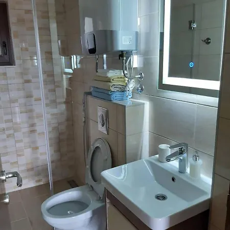 Dadja & アパート *