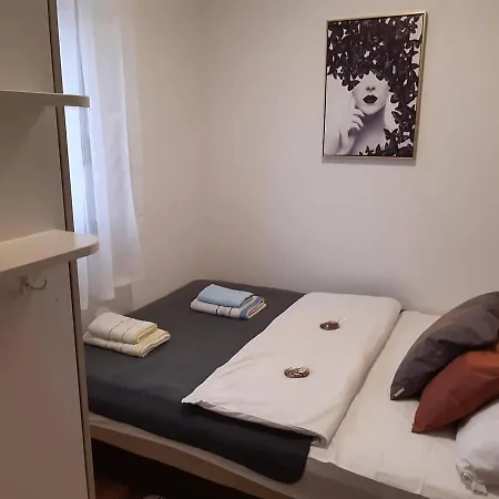 Dadja & アパート